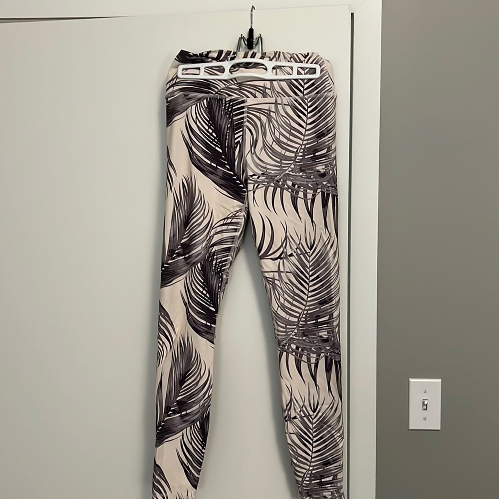 Spiritual Gangster palm print yoga pants